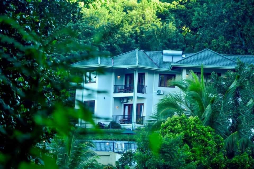 캔디 The Grand Hills B&B 외부 사진